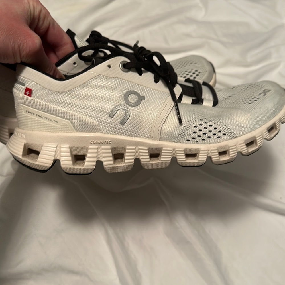 Womens On Cloud X - white